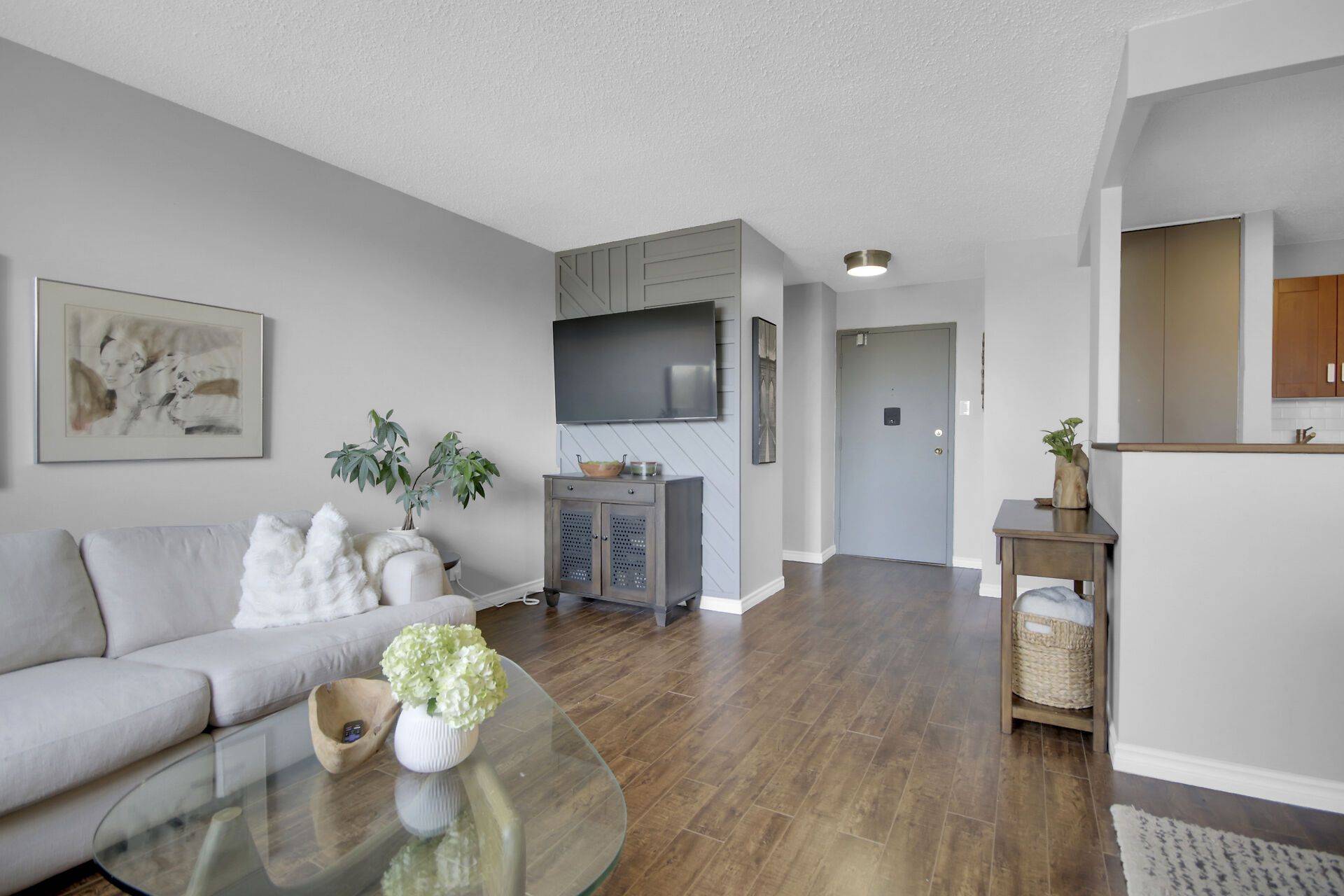 Hunt Club - South Keys And Area, ON K1V 9A7,1285 Cahill DR #408