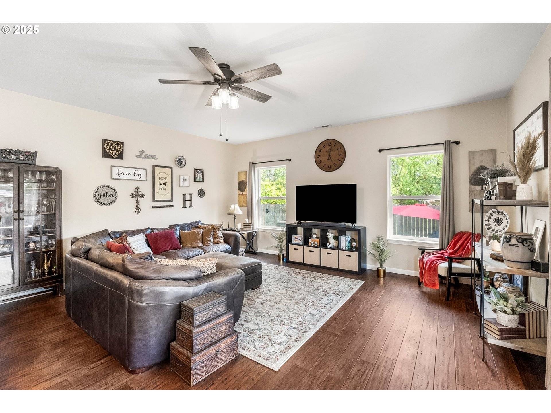 Veneta, OR 97487,25130 CORKY LN