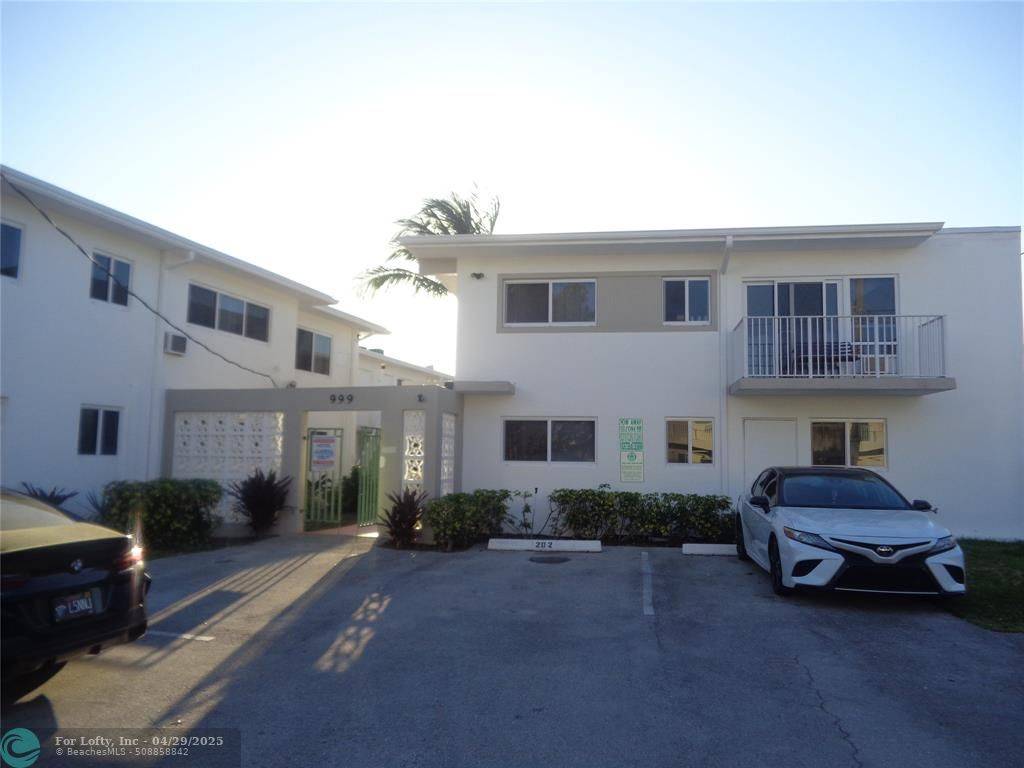 Pompano Beach, FL 33062,999 S Riverside Dr  #202