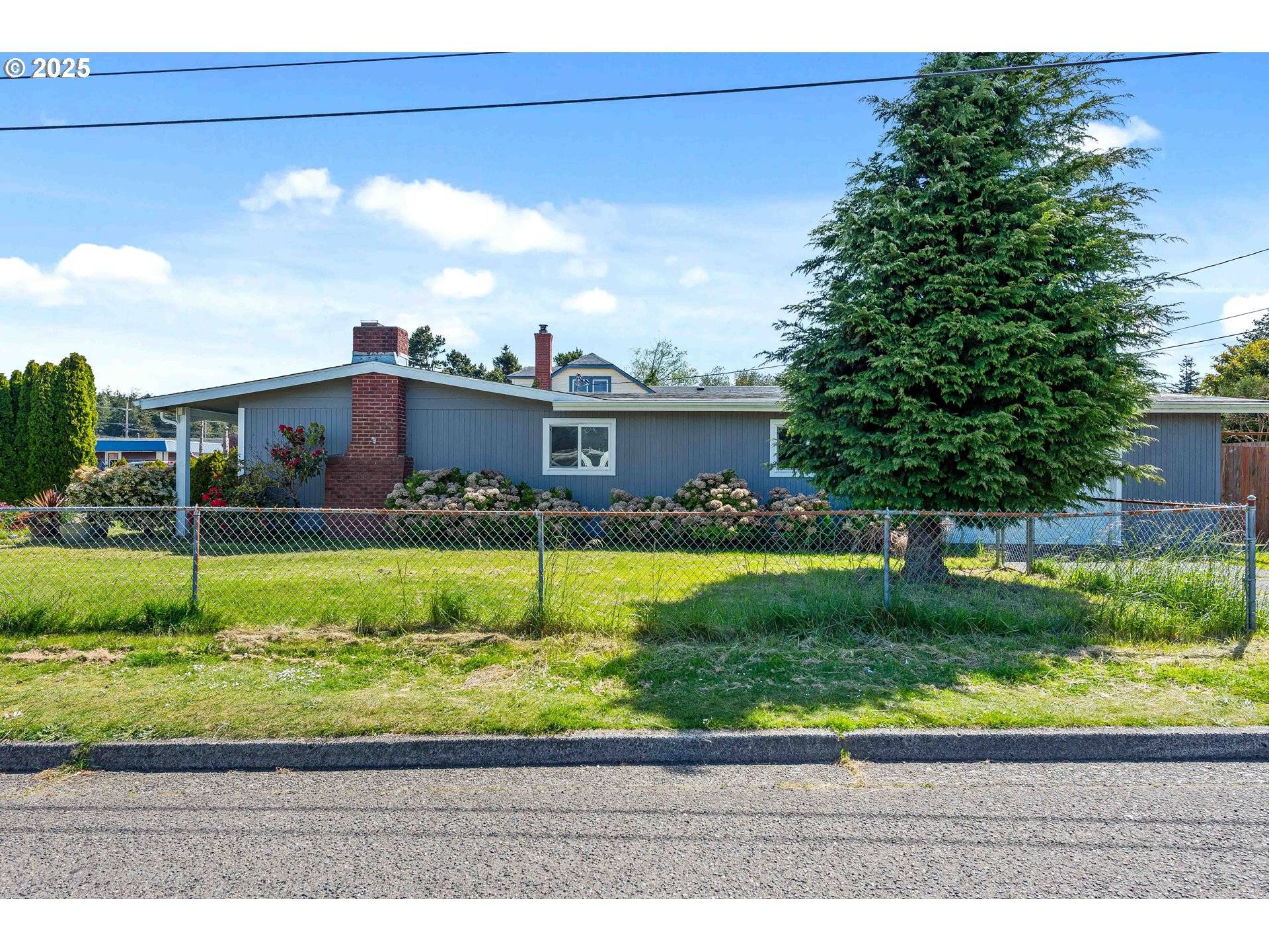 Coos Bay, OR 97420,1109 SALMON AVE