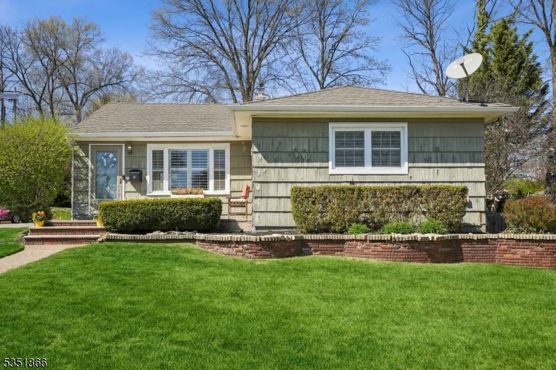 Bloomfield Twp., NJ 07003,19 Whitman St