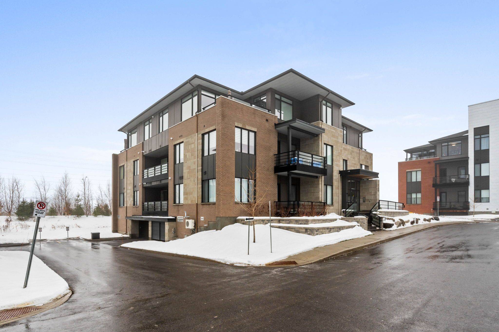 Kanata, ON K2T 0M8,160 Boundstone WAY #104