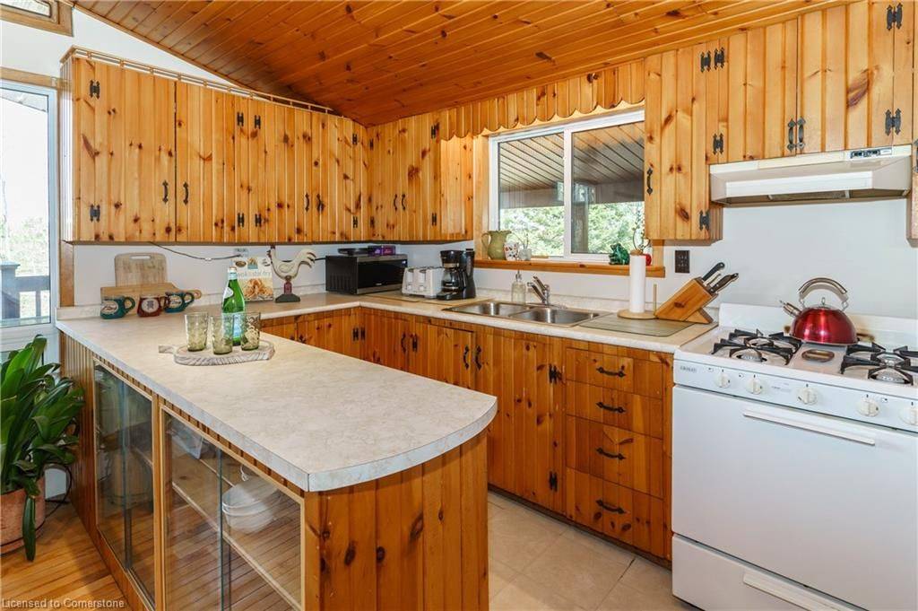 Mckellar, ON P2A 0B5,86 Stoney RD
