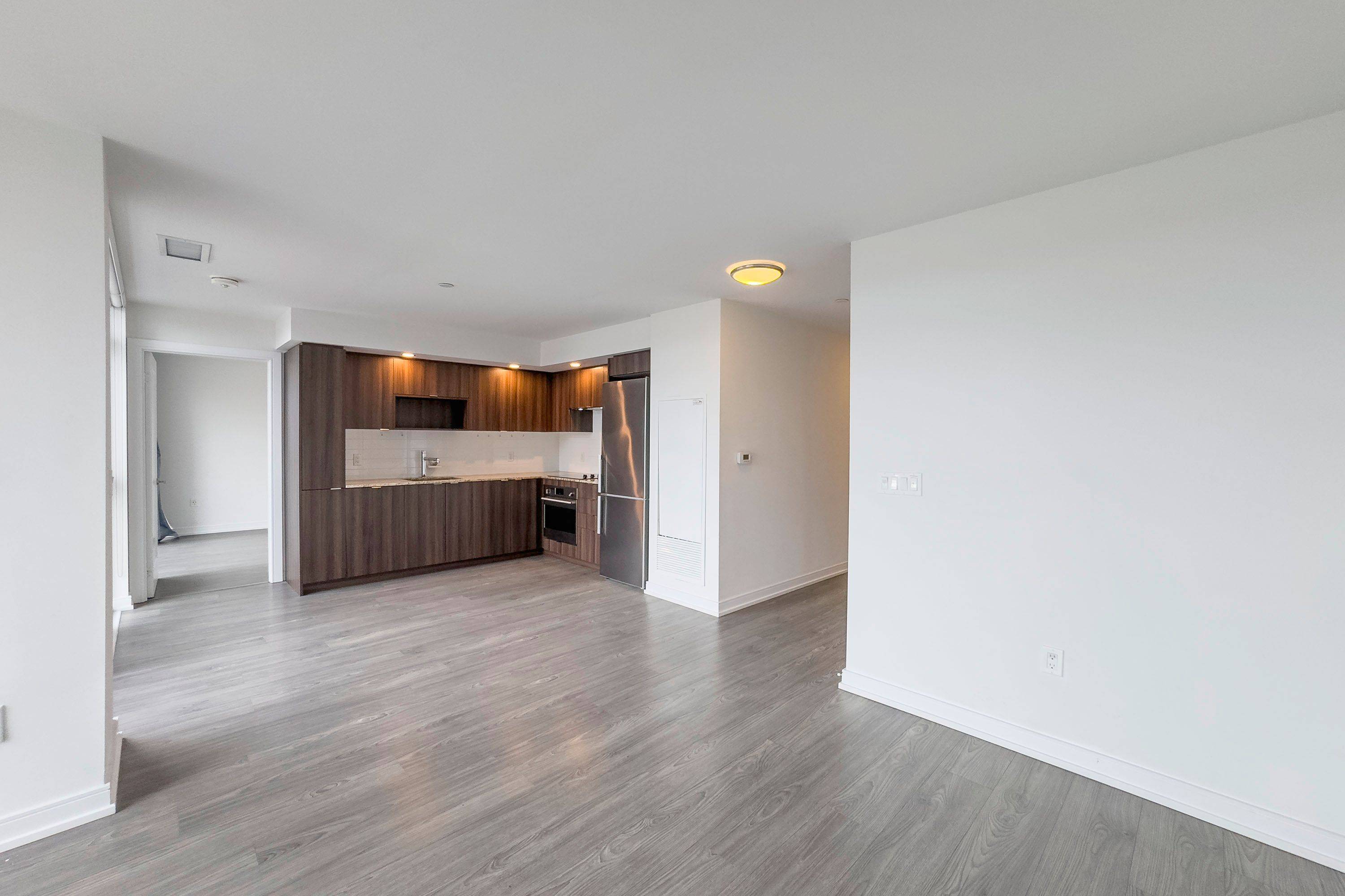 Toronto E07, ON M1S 0N4,225 Village Green SQ E #211