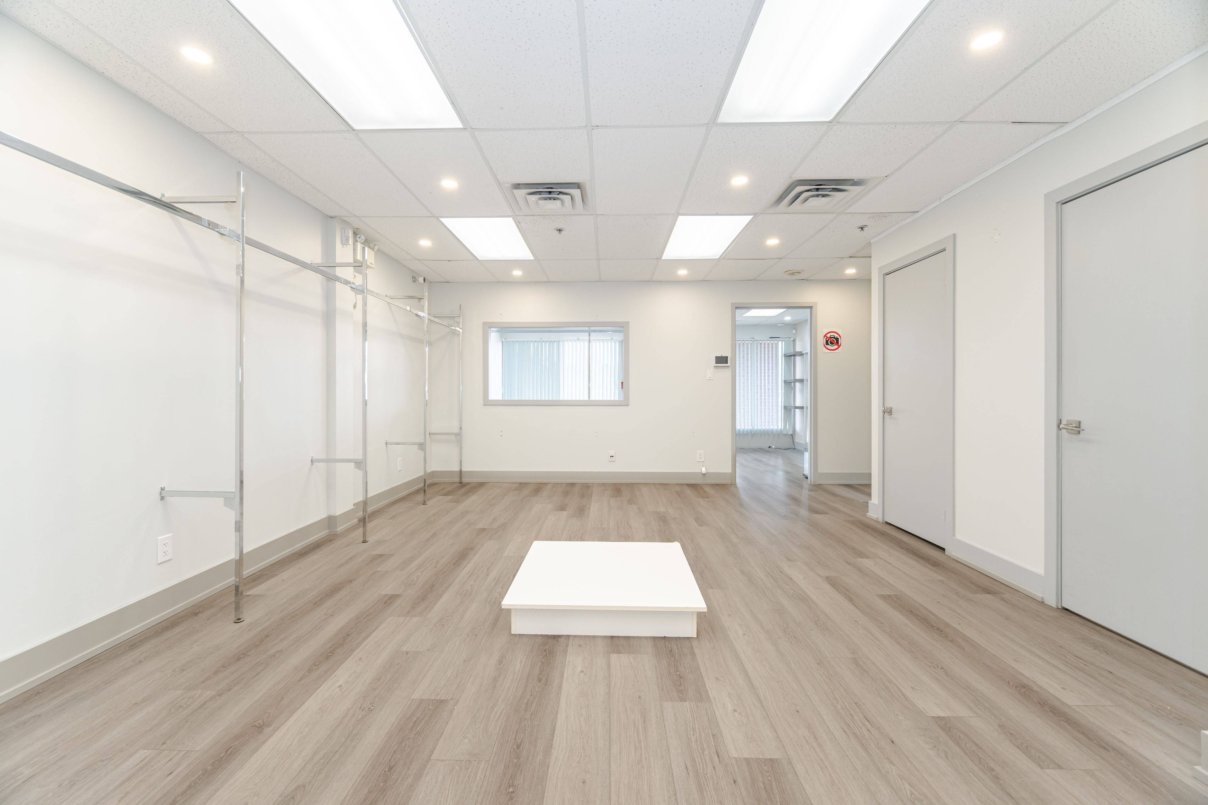 Aurora, ON L4G 2N9,126 Wellington ST #212
