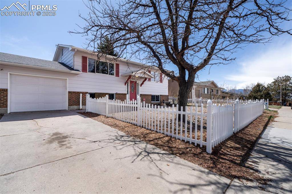 Colorado Springs, CO 80915,6773 Dale RD