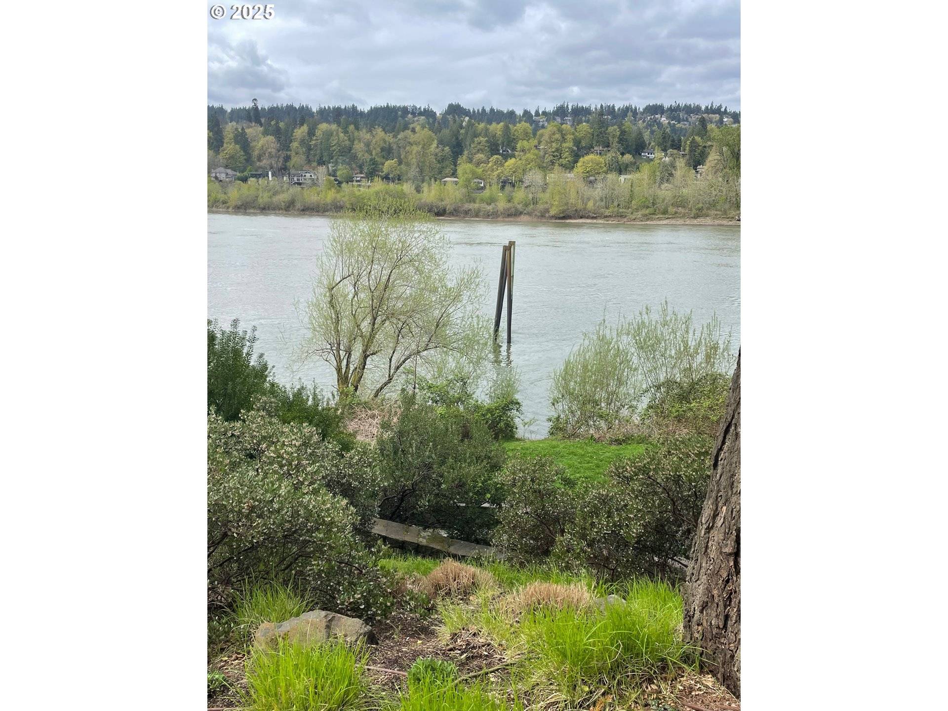 Milwaukie, OR 97267,18466 SE WILLAMETTE DR