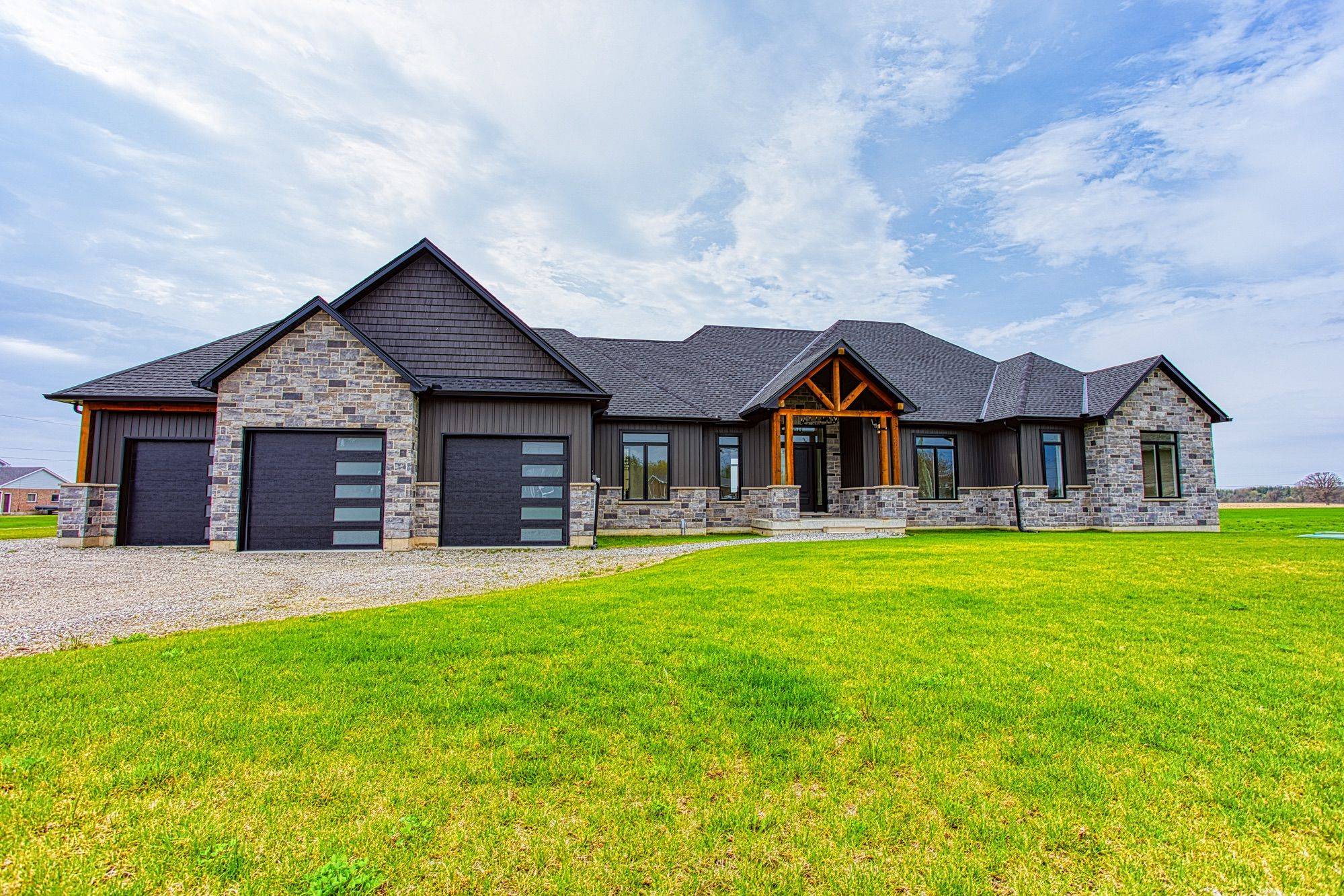 West Lincoln, ON L0R 1E0,9392 Silver ST