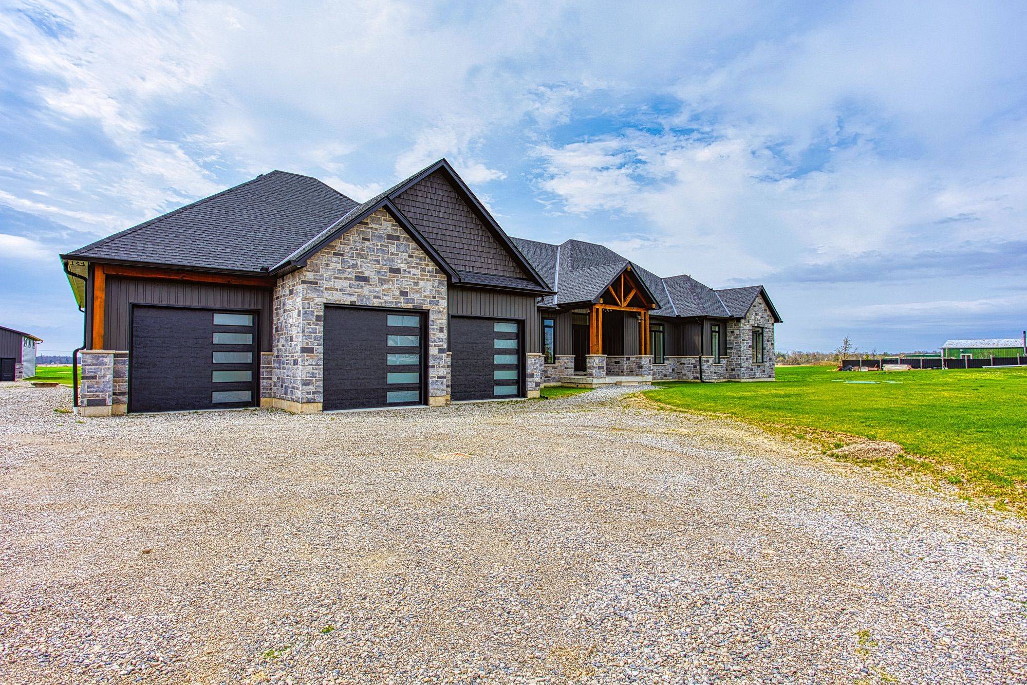 West Lincoln, ON L0R 1E0,9392 Silver ST