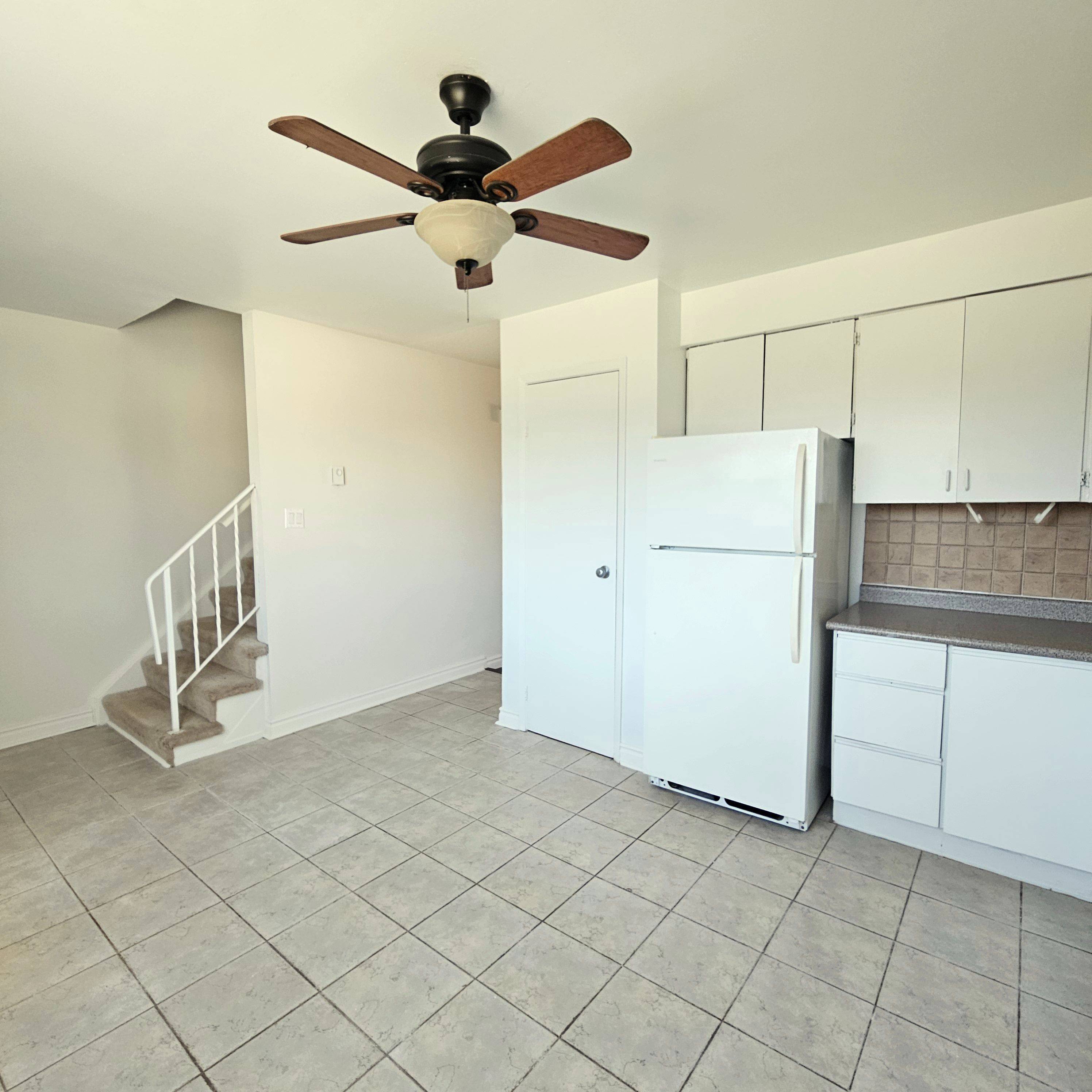 Cambridge, ON N1R 6M2,135 Chalmers ST S #7