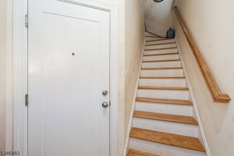 Newark City, NJ 07105,63 Warwick St