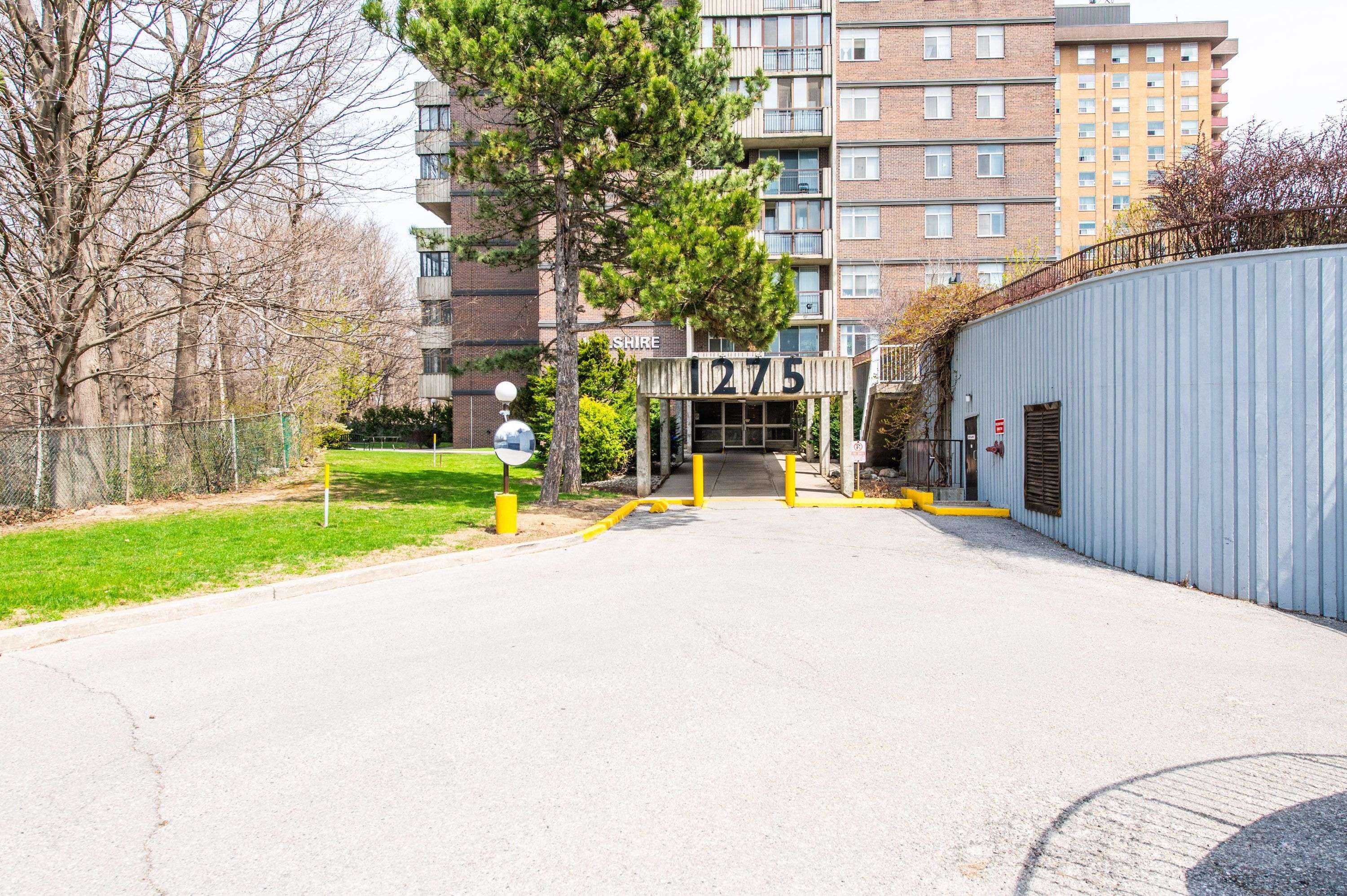 Toronto E09, ON M1H 3A2,1275 Markham RD #1402
