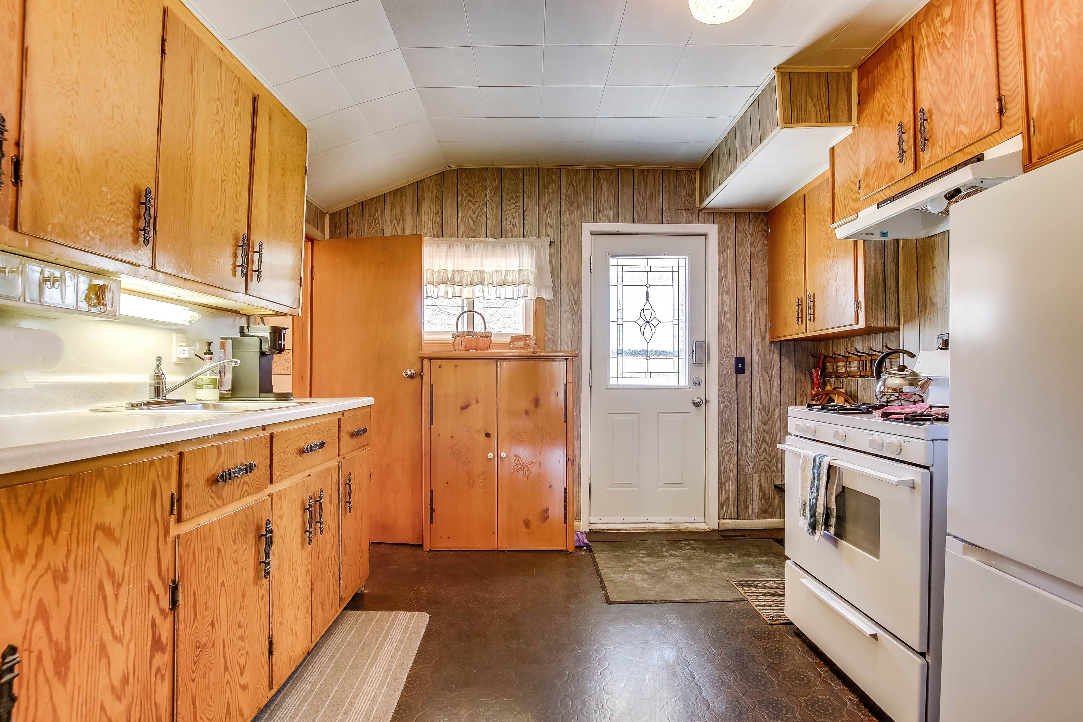 Central Elgin, ON N5L 1B5,358 WARREN ST