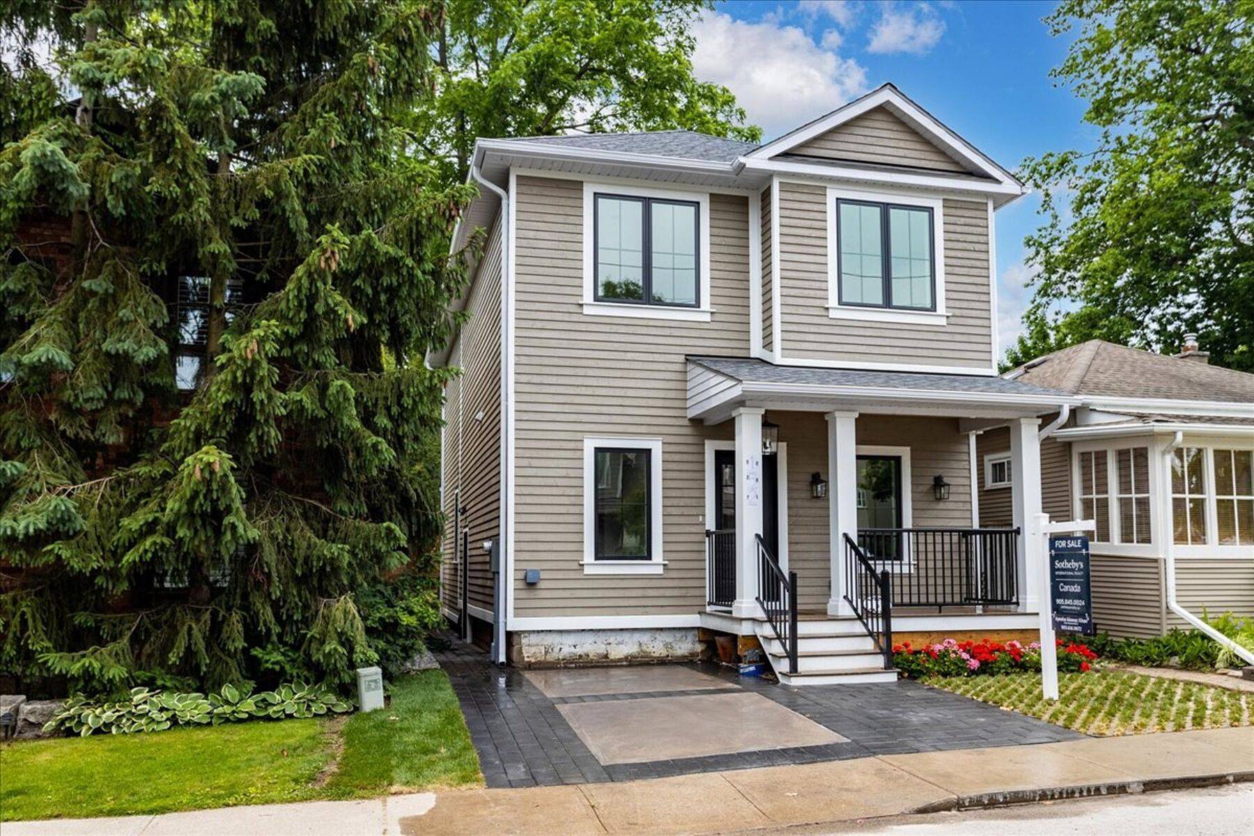 Oakville, ON L6K 3J4,152 CHISHOLM ST