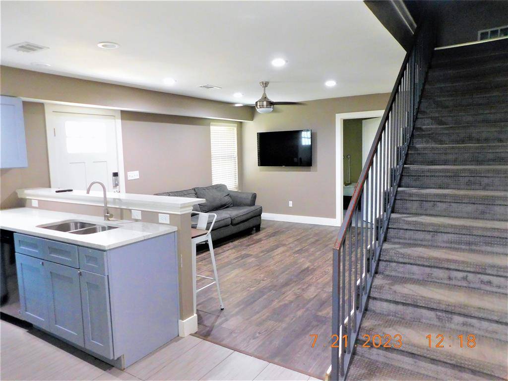 Sherman, TX 75090,301 E Brockett Street