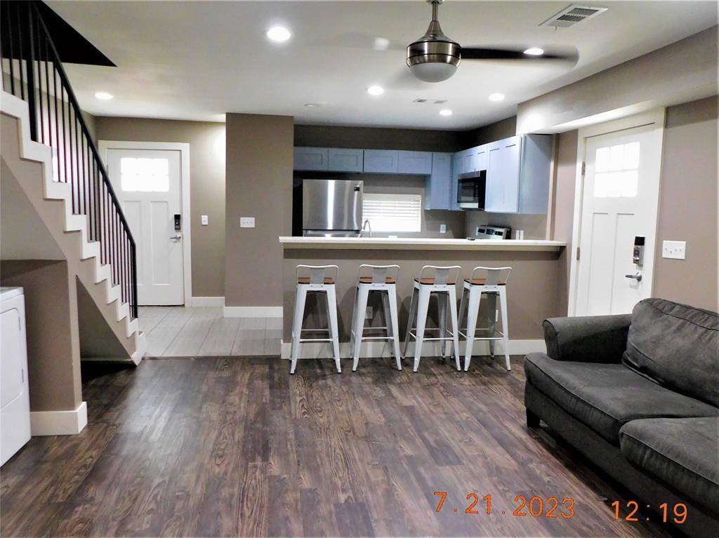 Sherman, TX 75090,301 E Brockett Street