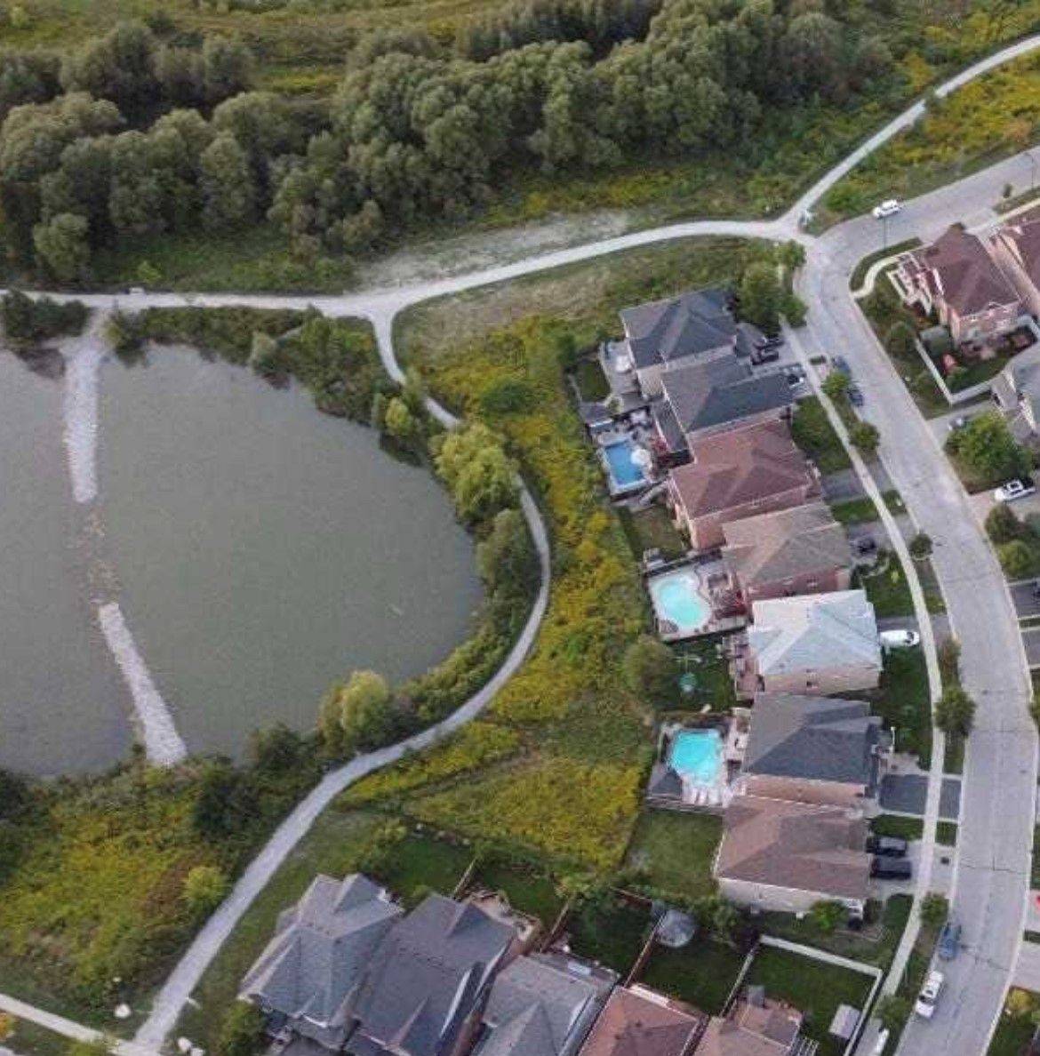 Bradford West Gwillimbury, ON L3Z 0B5,4 Trailside DR