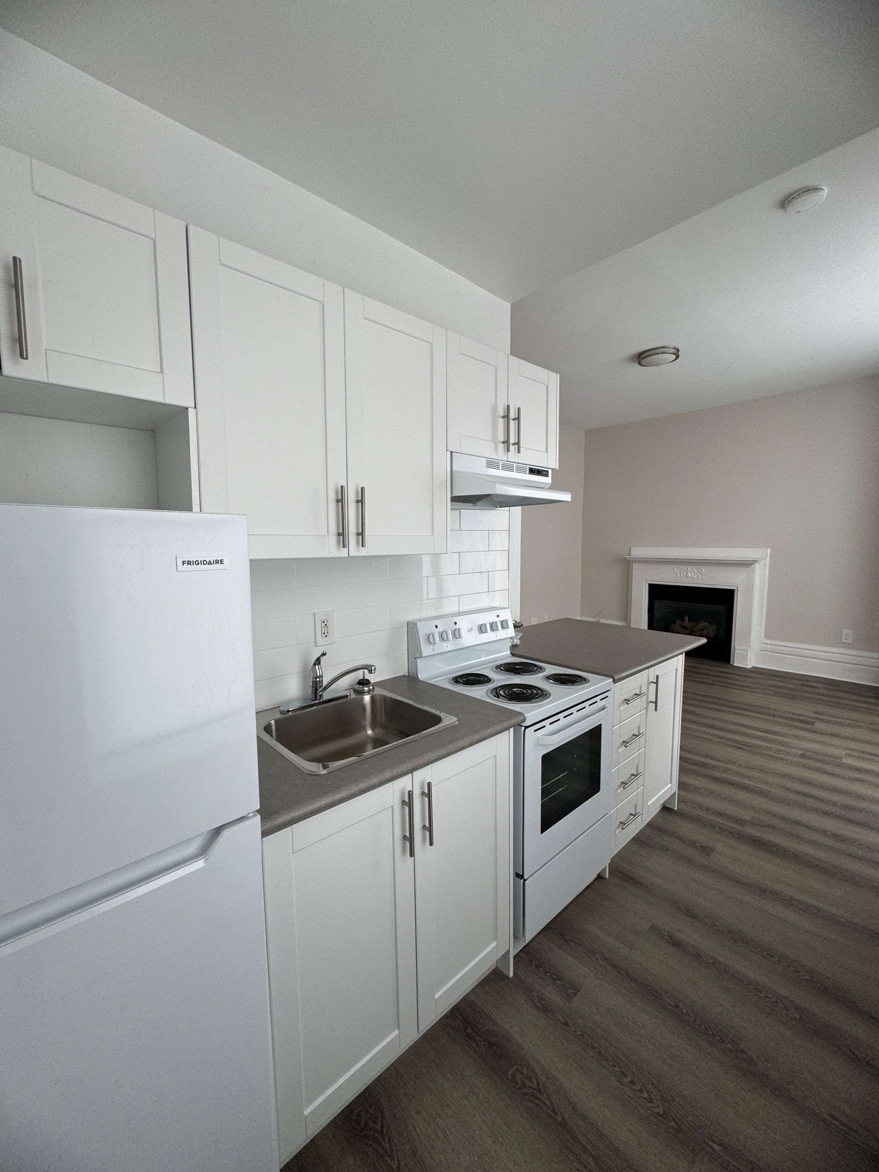 Hamilton, ON L8N 2C3,139 1/2 John ST S #3