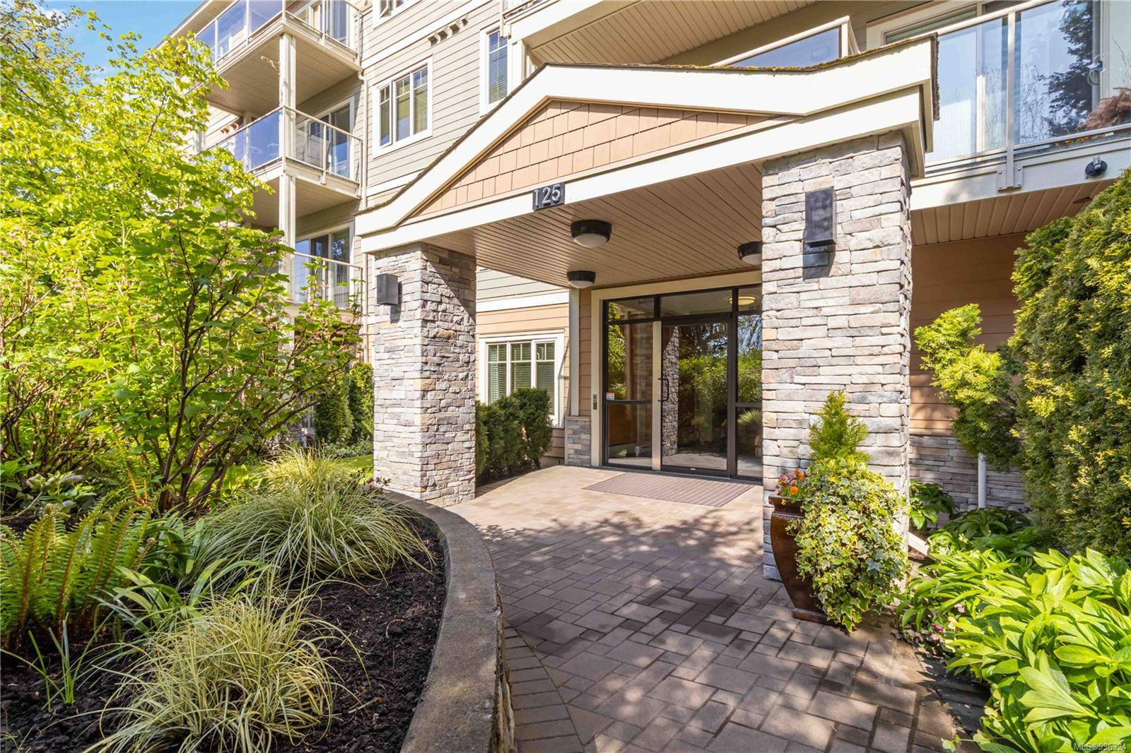 View Royal, BC V9A 7M7,125 Aldersmith Pl #307