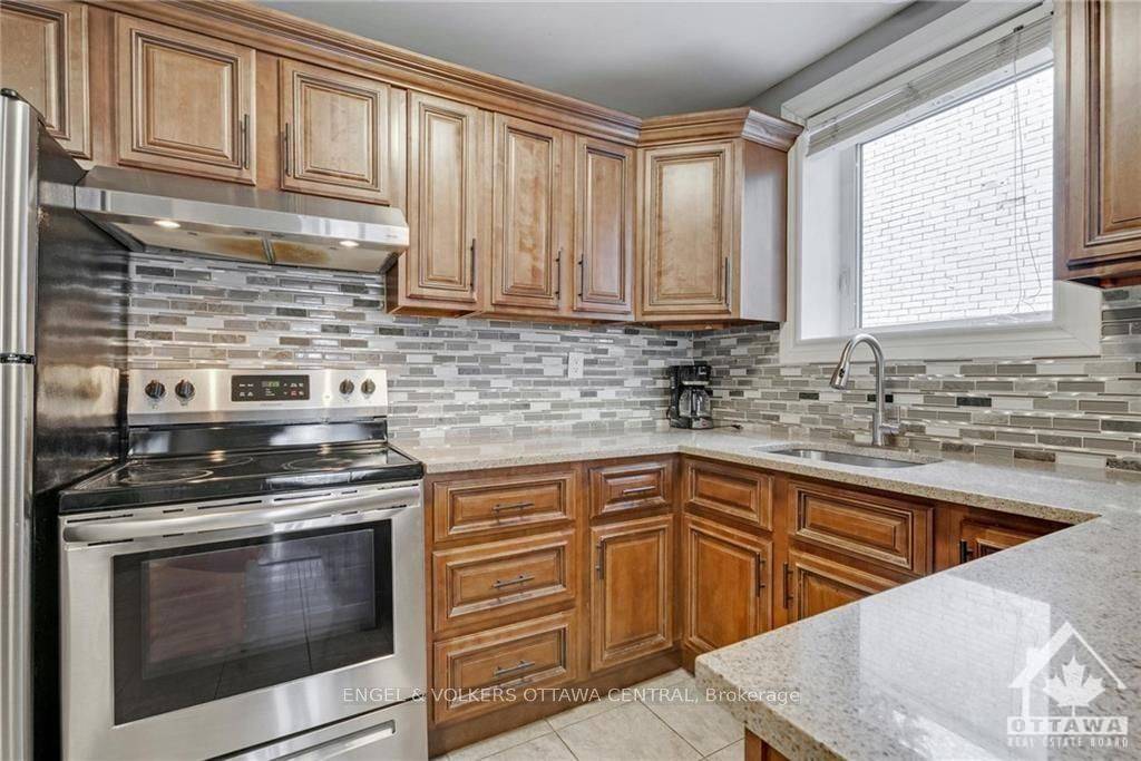 Lower Town - Sandy Hill, ON K1N 5Z4,462 Rideau ST #A