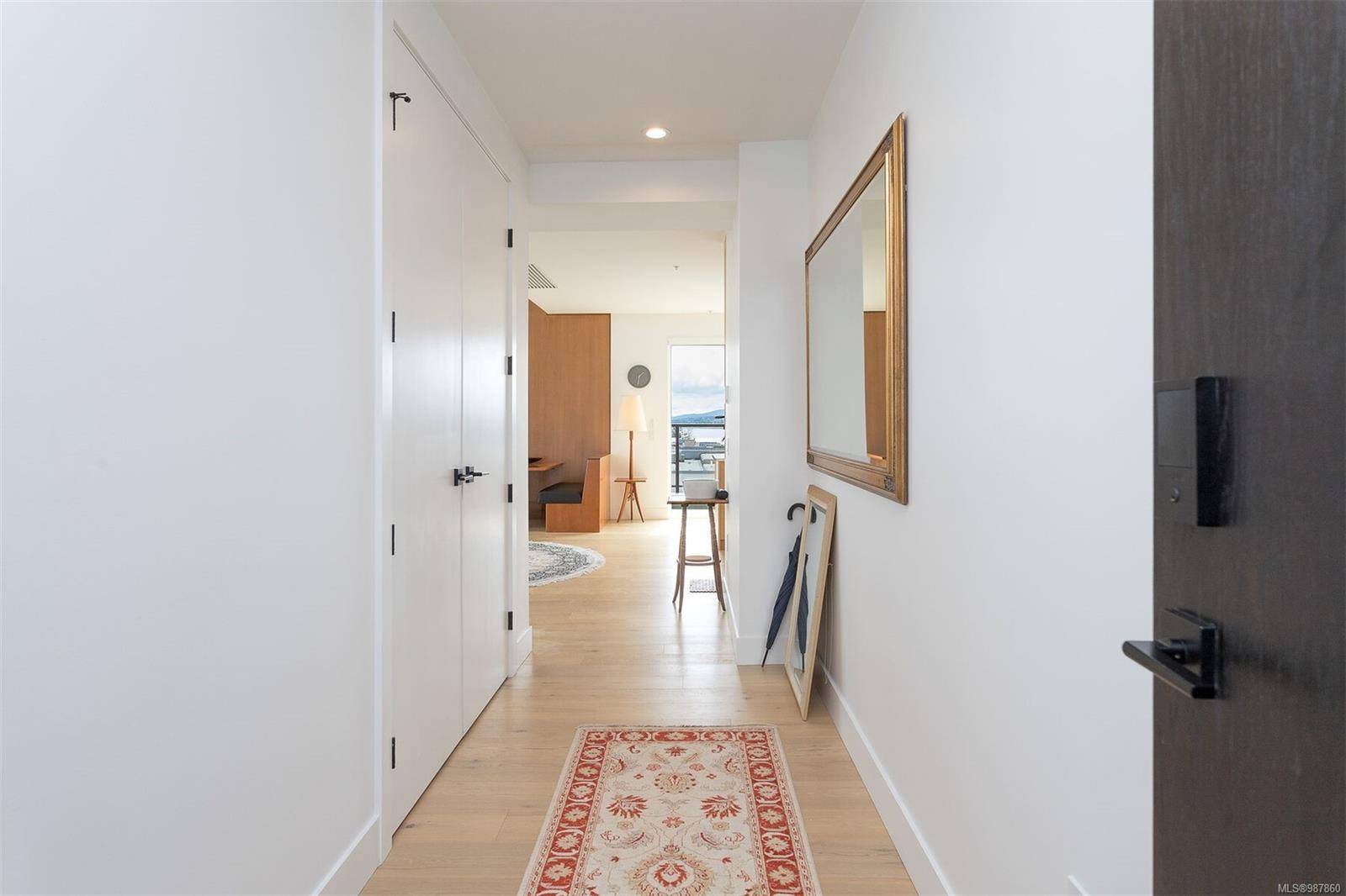 Sidney, BC V8L 1Y8,2461 Sidney Ave #603