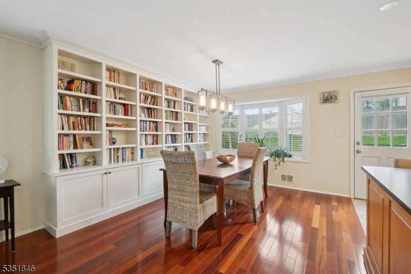 Summit City, NJ 07901,28 Morris Ave #11
