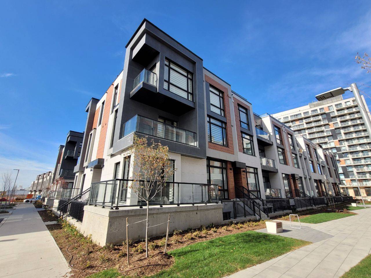 Richmond Hill, ON L4S 0N4,12 David Eyer RD E #1132