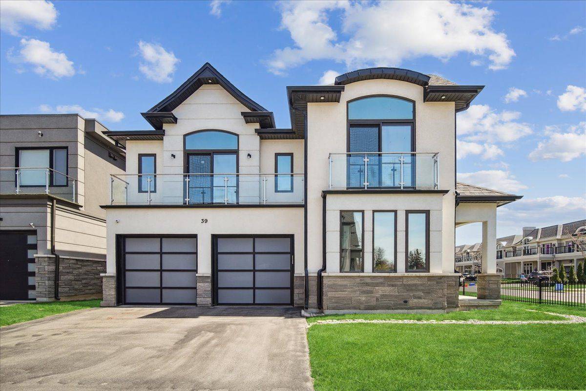 Hamilton, ON L8E 5C2,39 Sunrow Gate