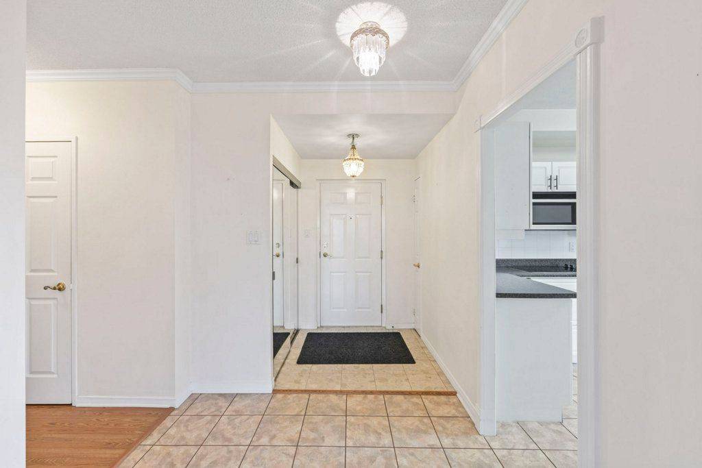 Kingston, ON K7M 8H3,1000 King ST W #704