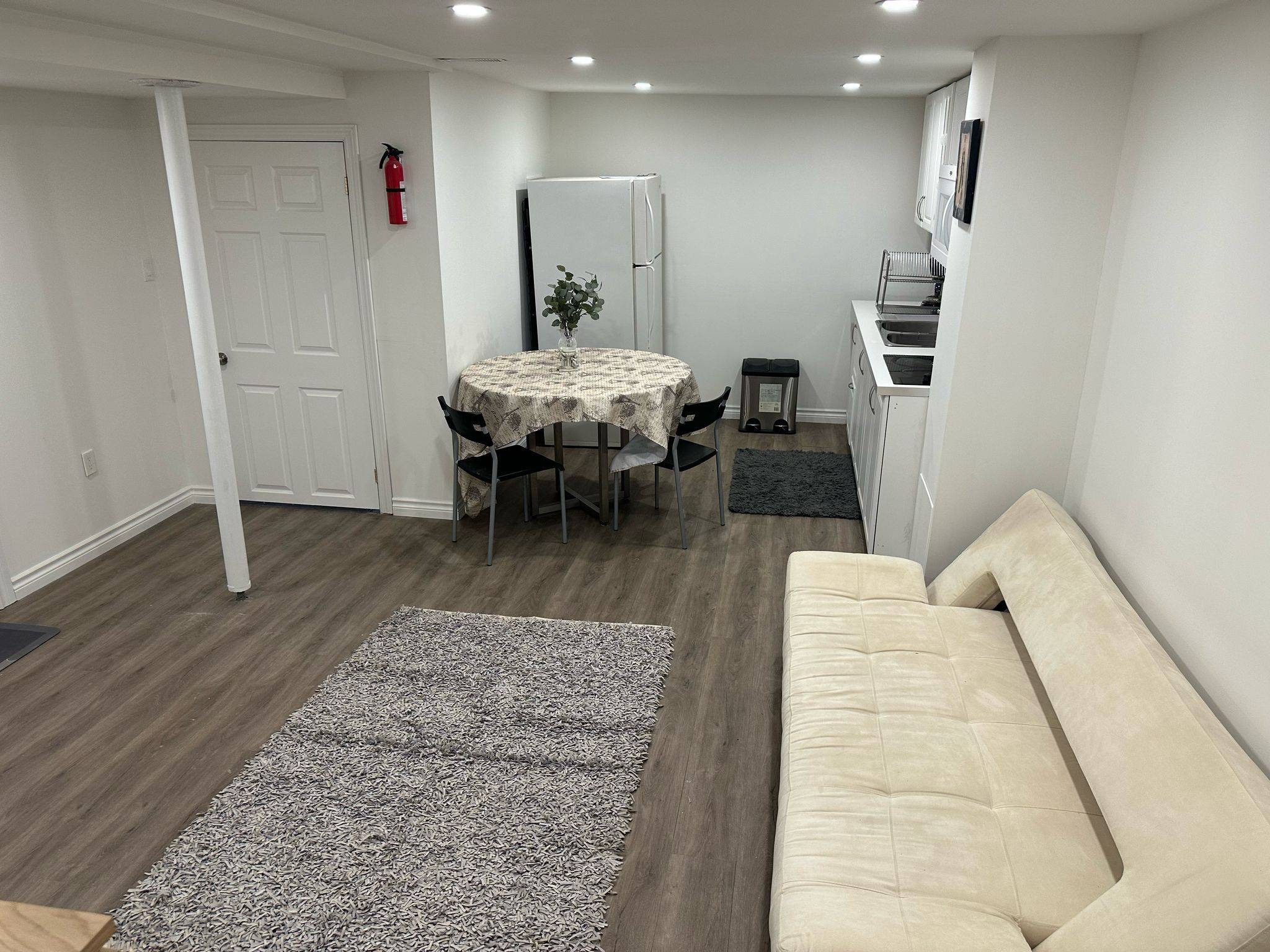 Newmarket, ON L3Y 7S3,135 Glenway CIR