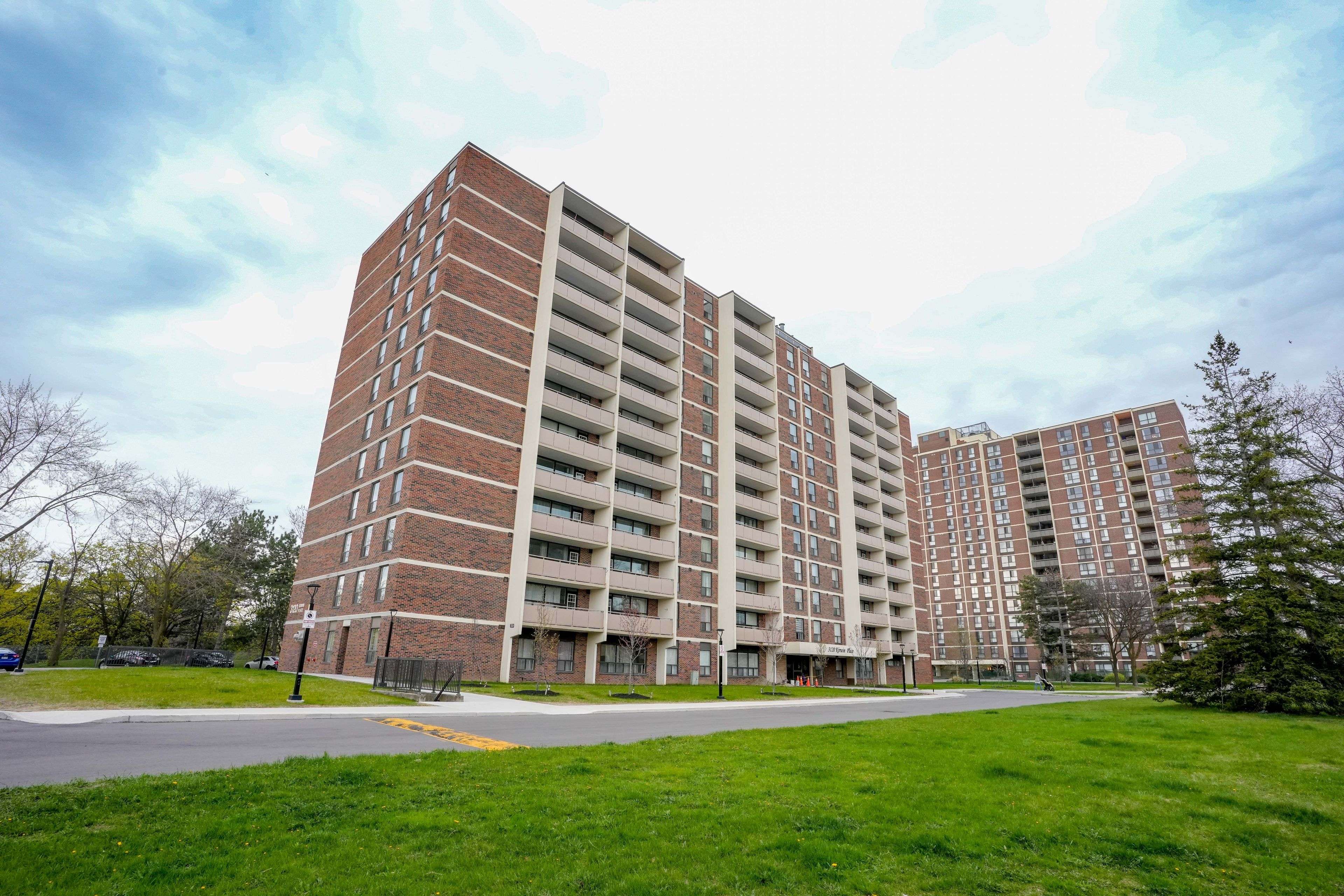 Mississauga, ON L5A 3R2,3120 Kirwin AVE #807