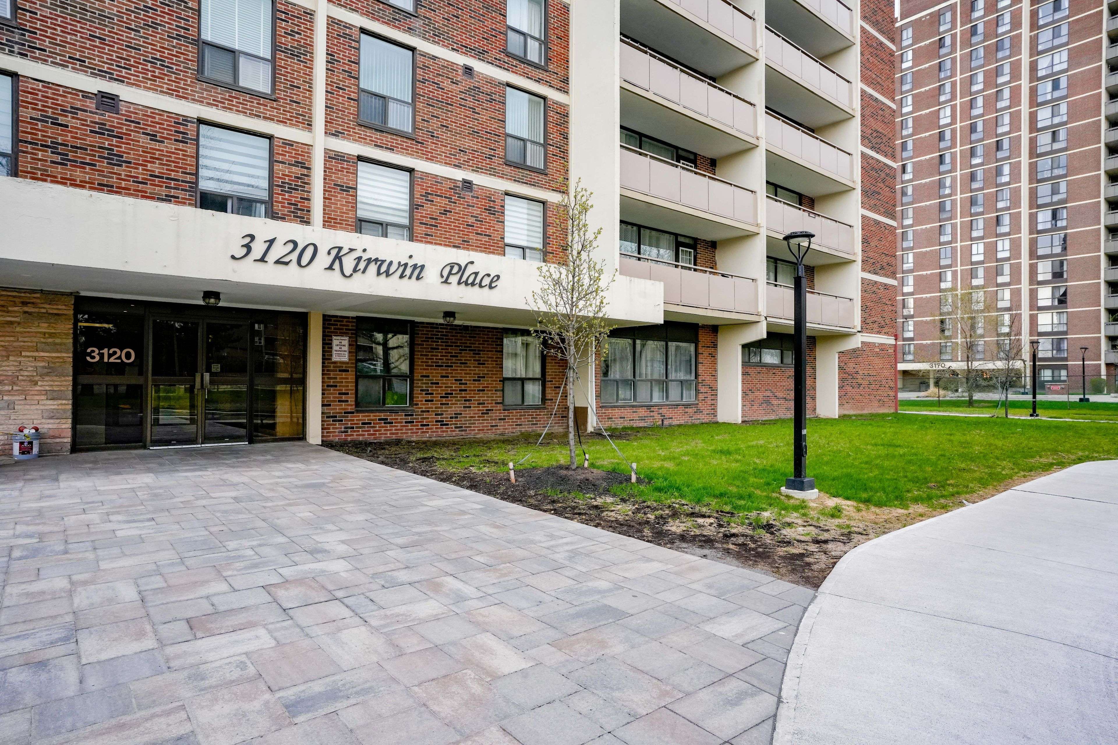 Mississauga, ON L5A 3R2,3120 Kirwin AVE #807