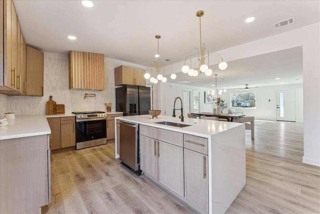 Irving, TX 75060,214 Charles Drive