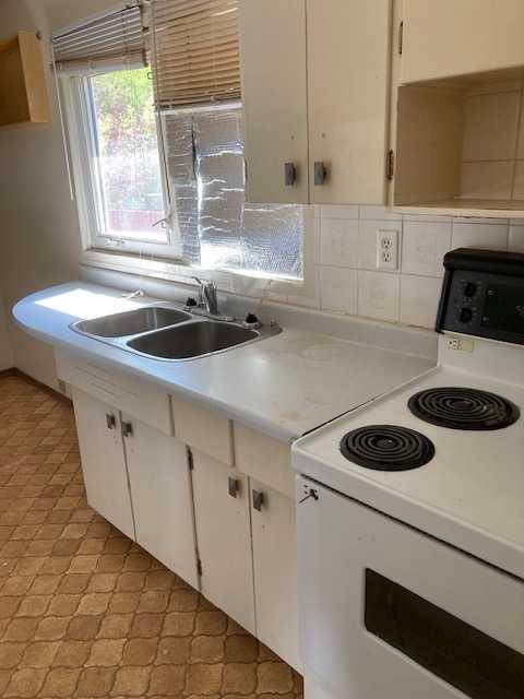 Peace River, AB T8S1K4,10335 110 AVE