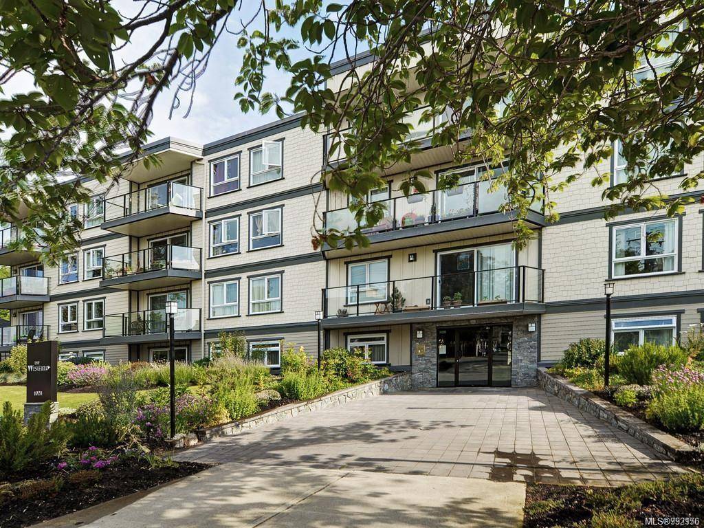 Victoria, BC V8V 3A5,1024 FAIRFIELD Rd #207