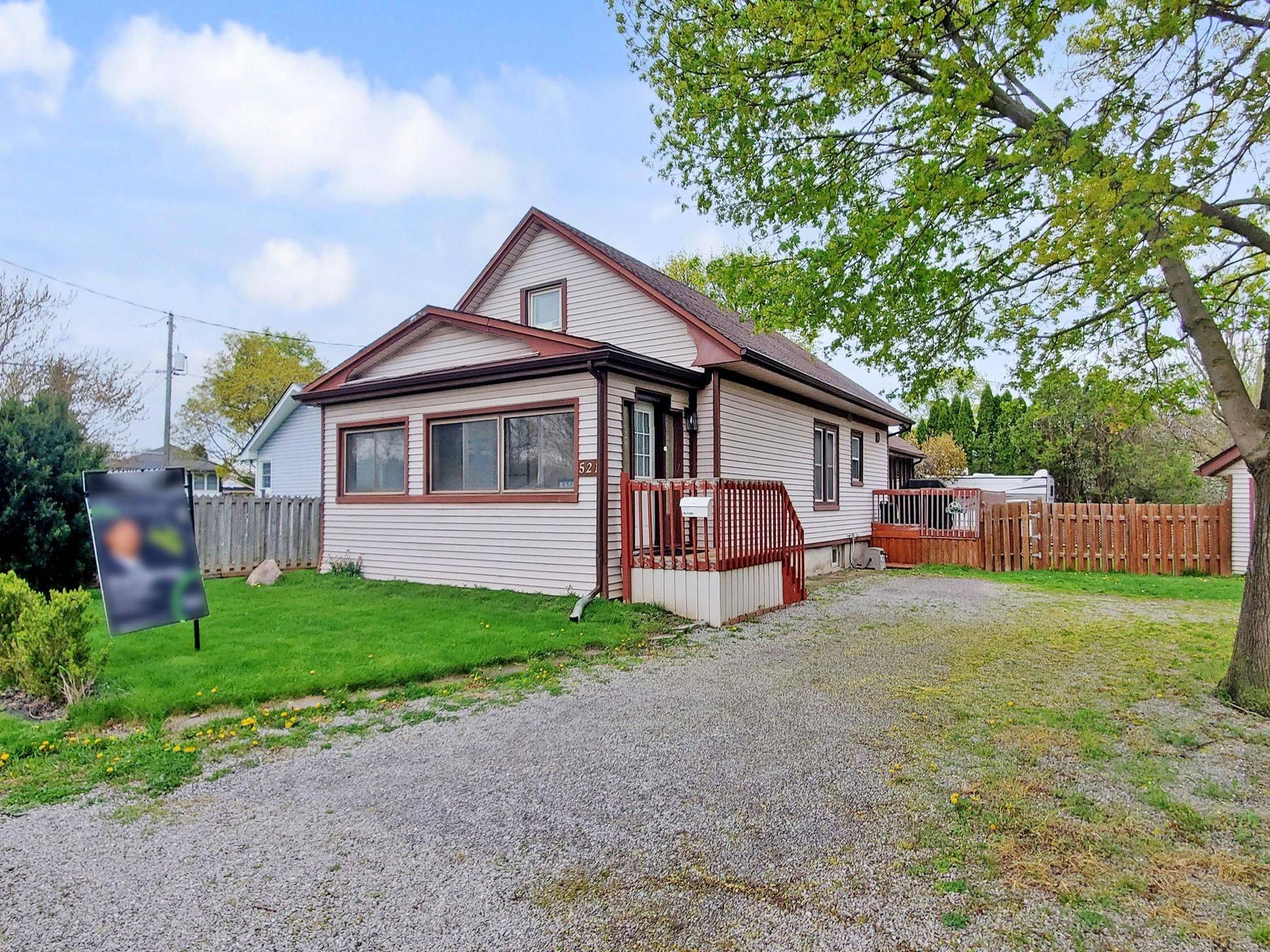 St. Catharines, ON L2M 4X6,521 CARLTON ST