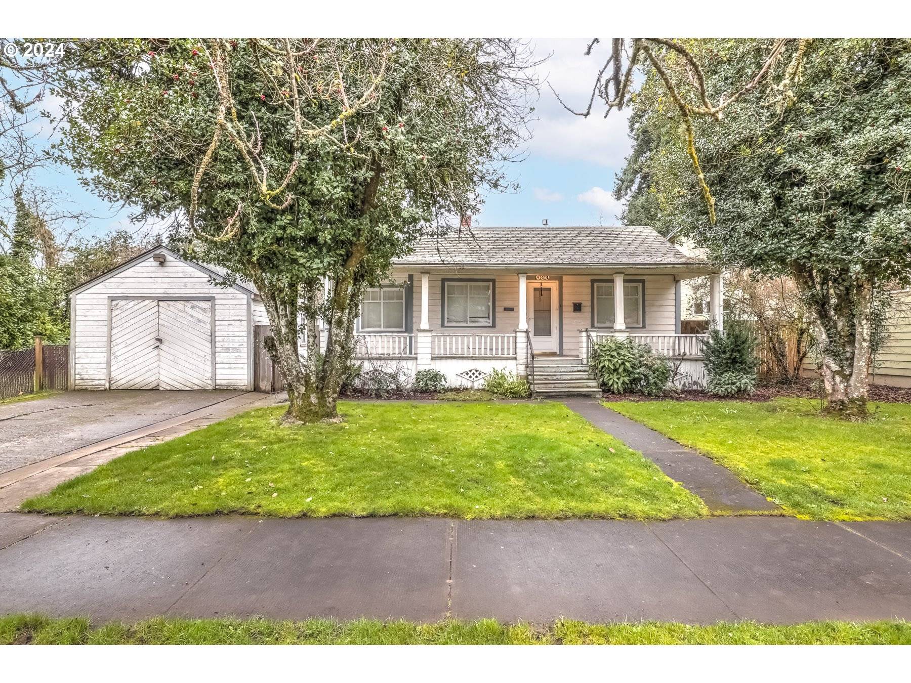 Hillsboro, OR 97123,844 SE CEDAR ST