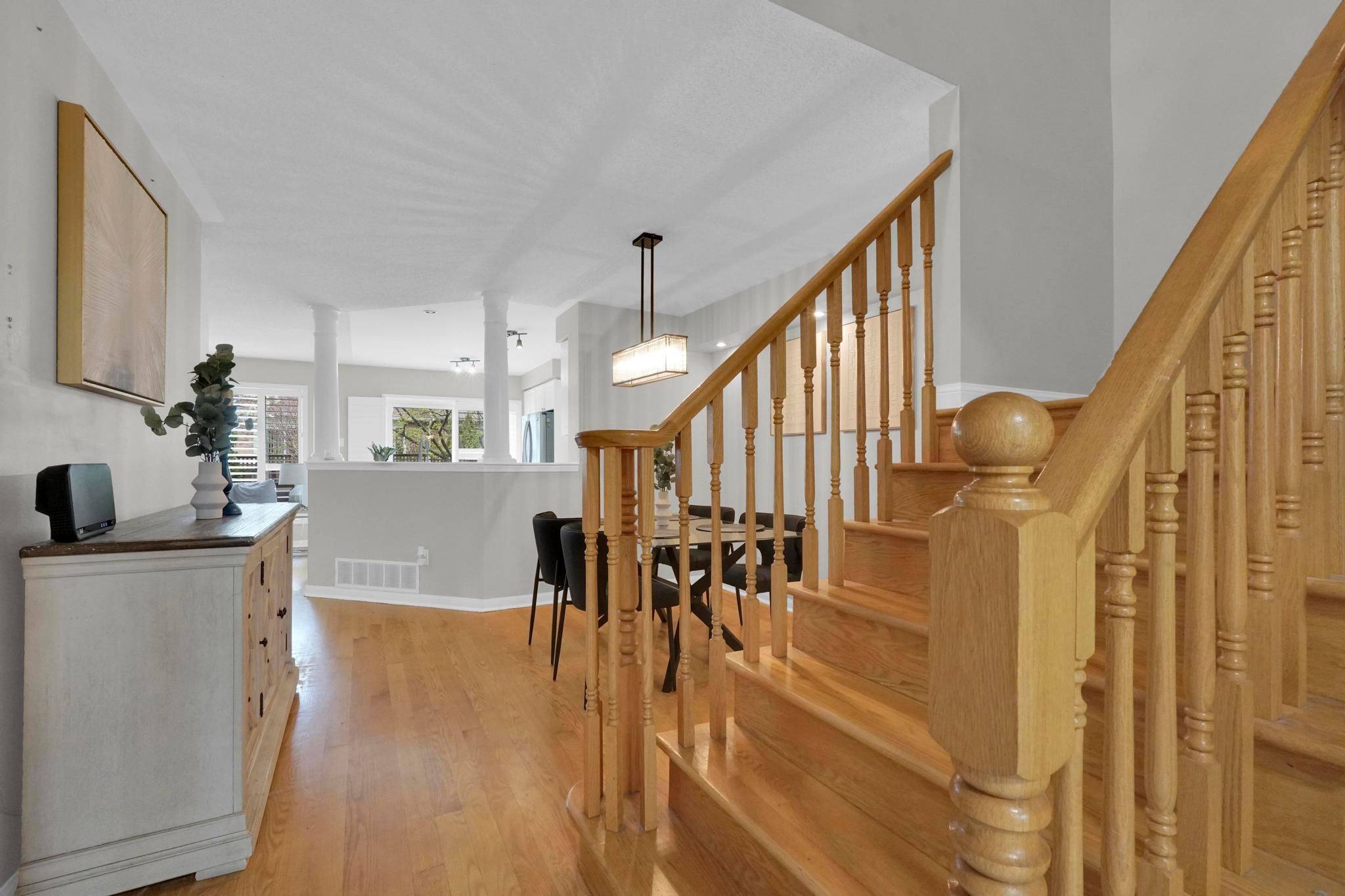 Oakville, ON L6M 4S5,2463 Carberry WAY N