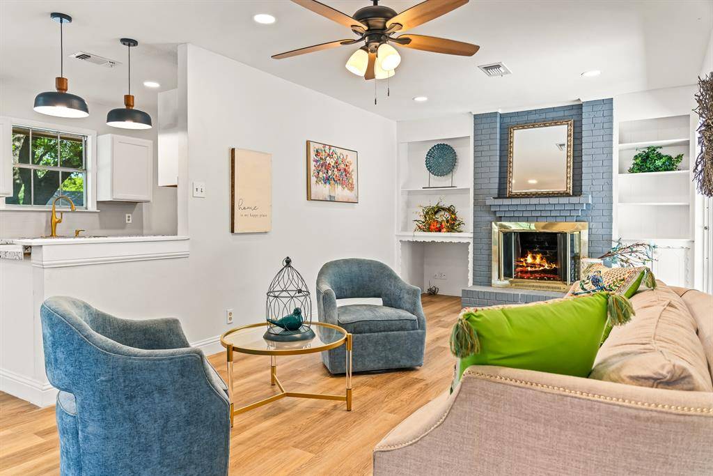 Ennis, TX 75119,1302 Red Oak Street