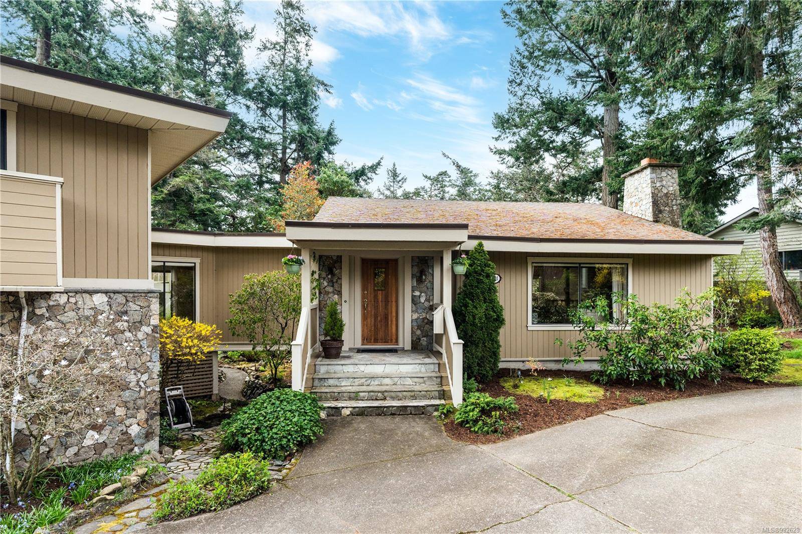 Saanich, BC V8N 5X6,2801 Arbutus Rd
