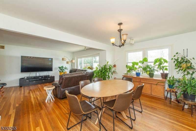 Morris Plains Boro, NJ 07950,32 Cutler Rd