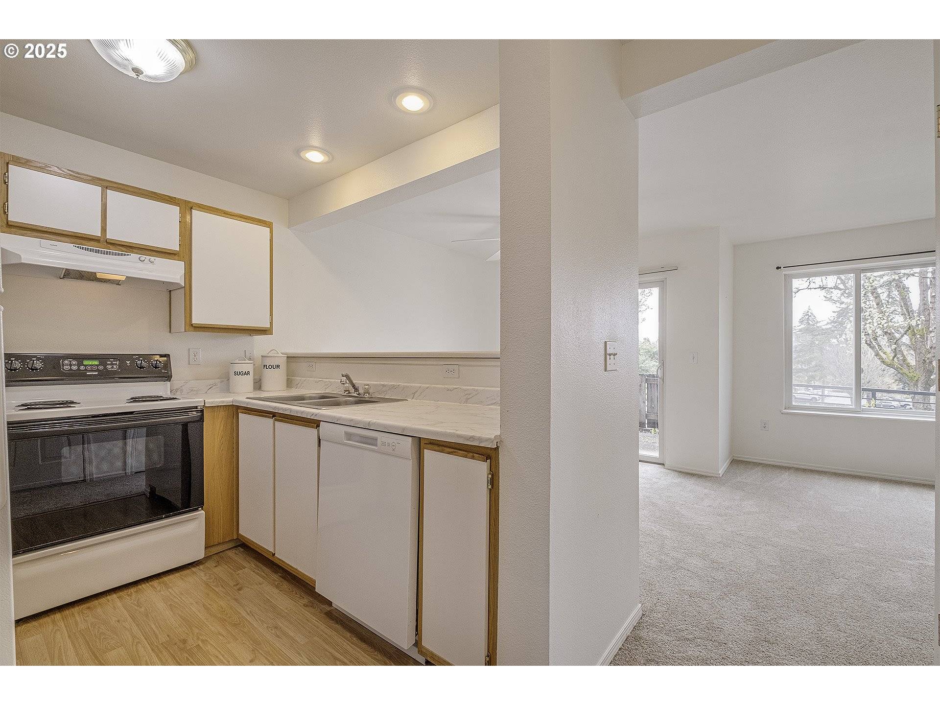 Tualatin, OR 97062,7197 SW SAGERT ST #103