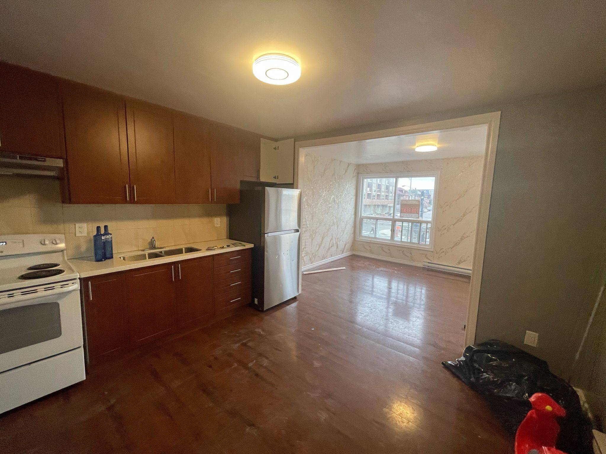 Toronto W03, ON M6N 1J5,1824 St Clair AVE W