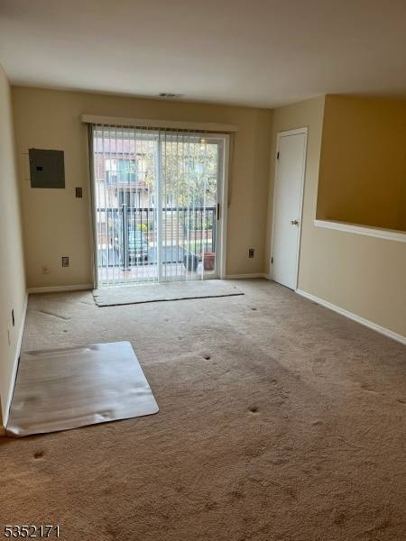 Raritan Twp., NJ 08822,1304 Normandy Ct #1304