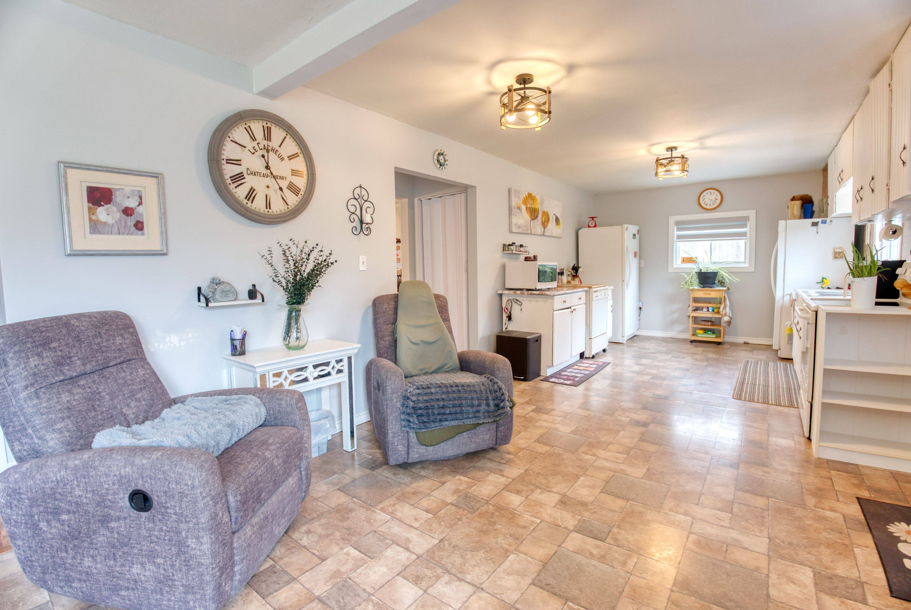 Frontenac, ON K0H 1B0,1073 Cox RD