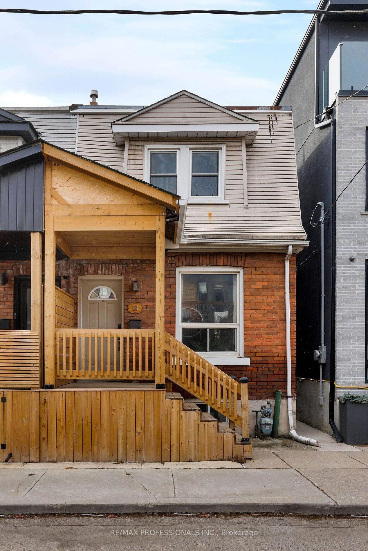 Toronto C01, ON M6J 2C5,13 Gore ST