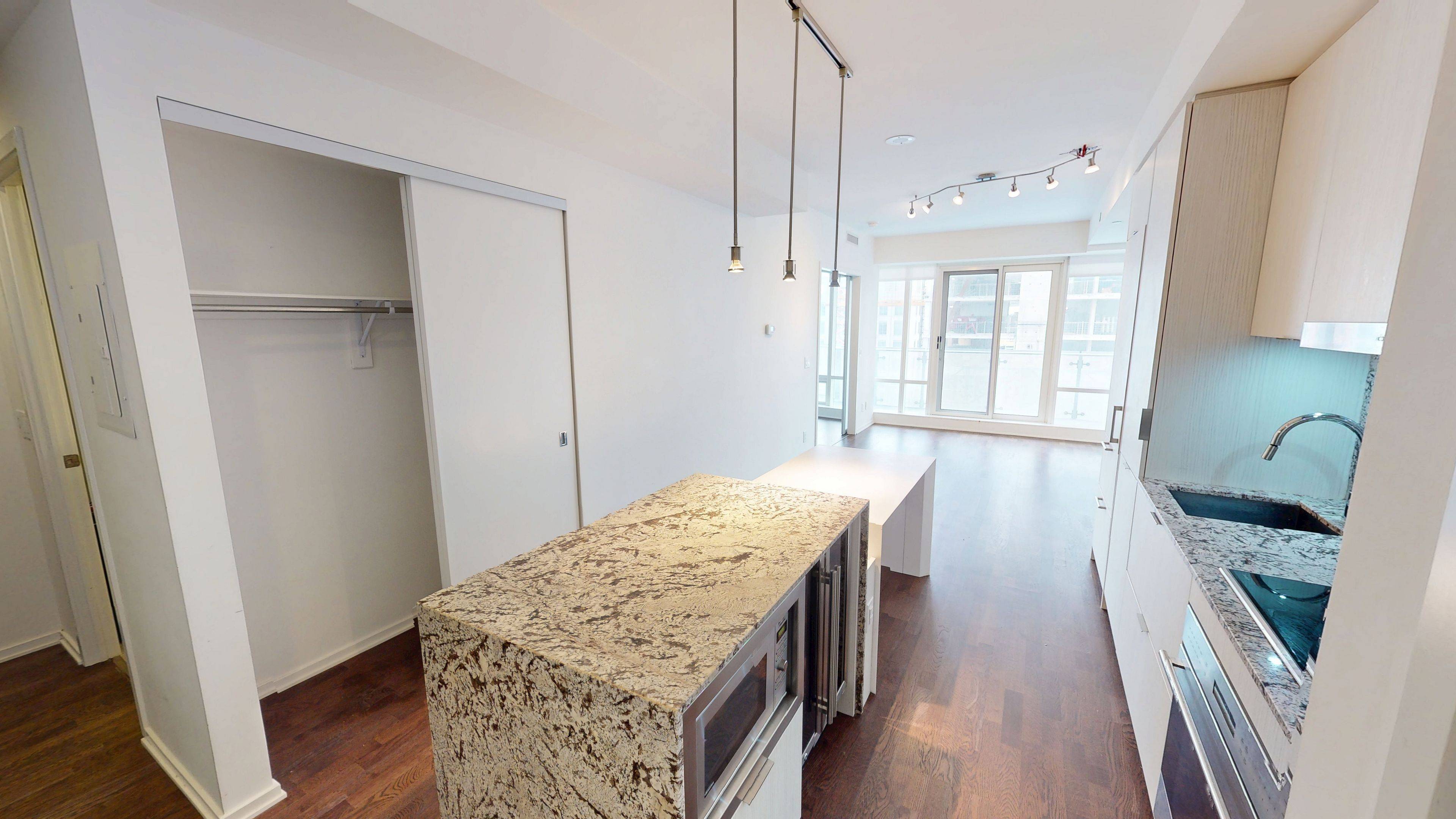 Toronto C08, ON M4W 0A8,1 BLOOR ST E #4407