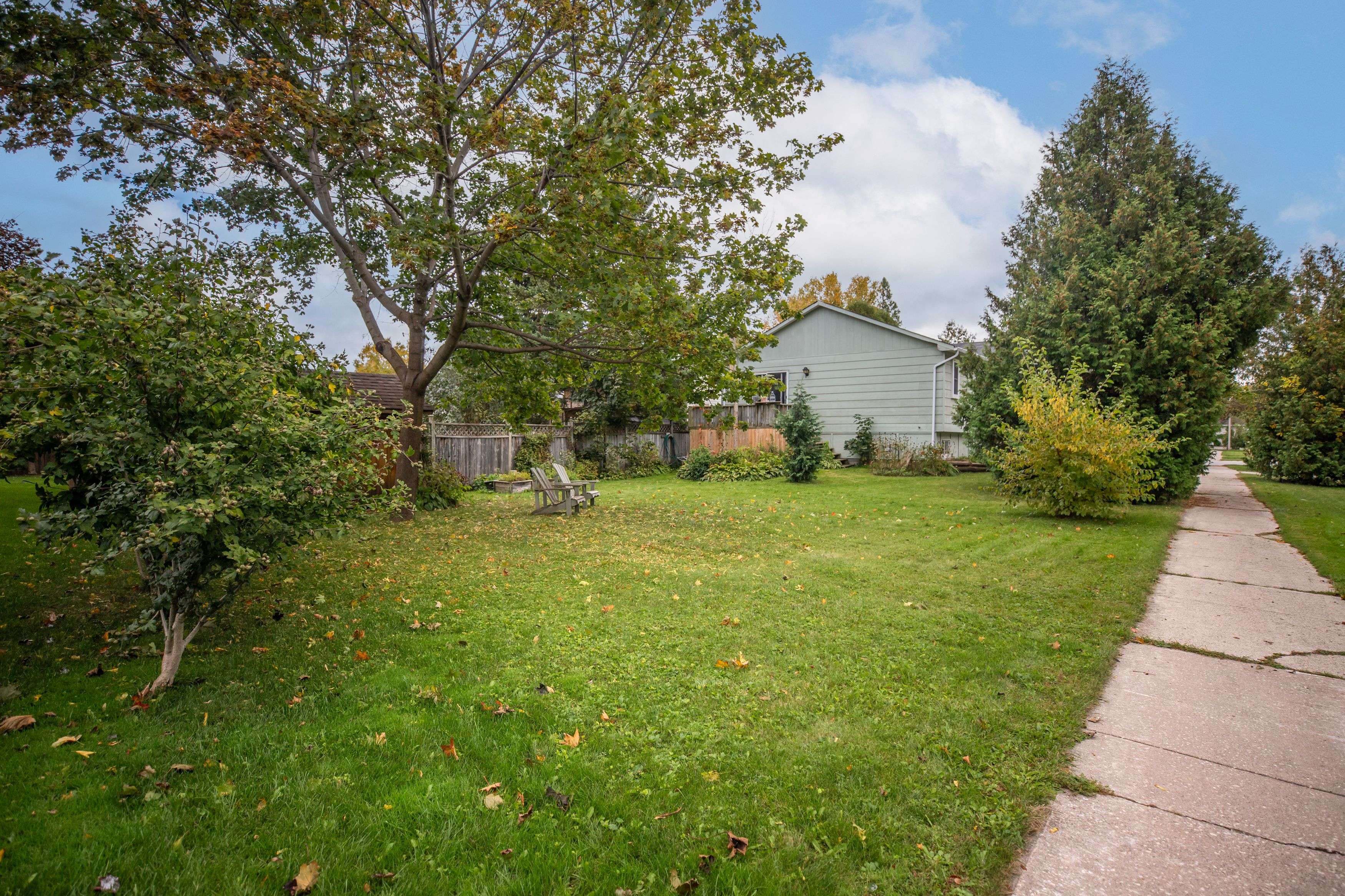 Collingwood, ON L9Y 3S6,491 MINNESOTA ST