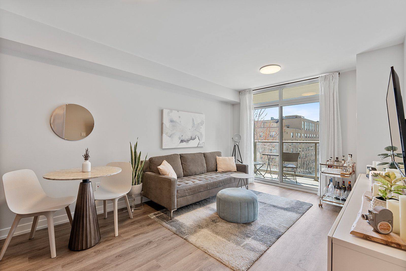 816 Lansdowne AVE #410, Toronto W02, ON M6H 4K6