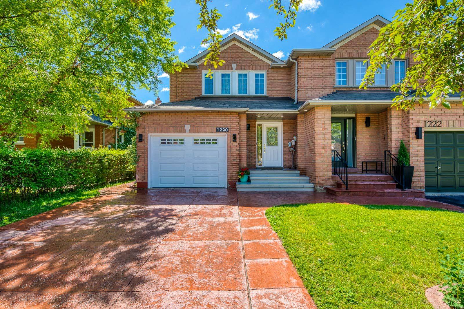 Oakville, ON L6M 3K6,1220 Old Oak DR